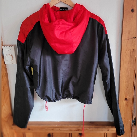 3/30$ 🎉SALE!!!🎉 Vintage Corvette Windbreaker (Fits a Small) - Picture 4 of 4